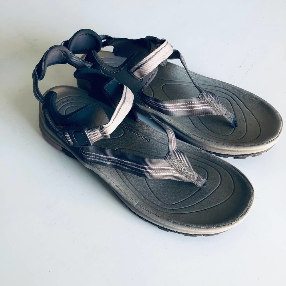 46. KEEN Thong Outdoor Water Sandal Gray Purple SZ 9